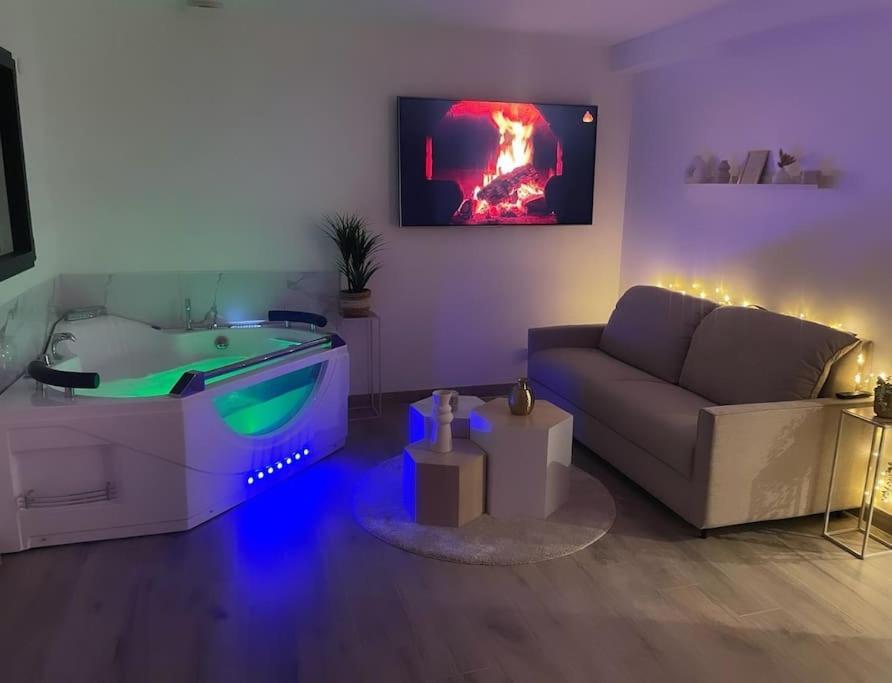 Love Room - Cocon Room - Toulon - Ольюль Екстер'єр фото