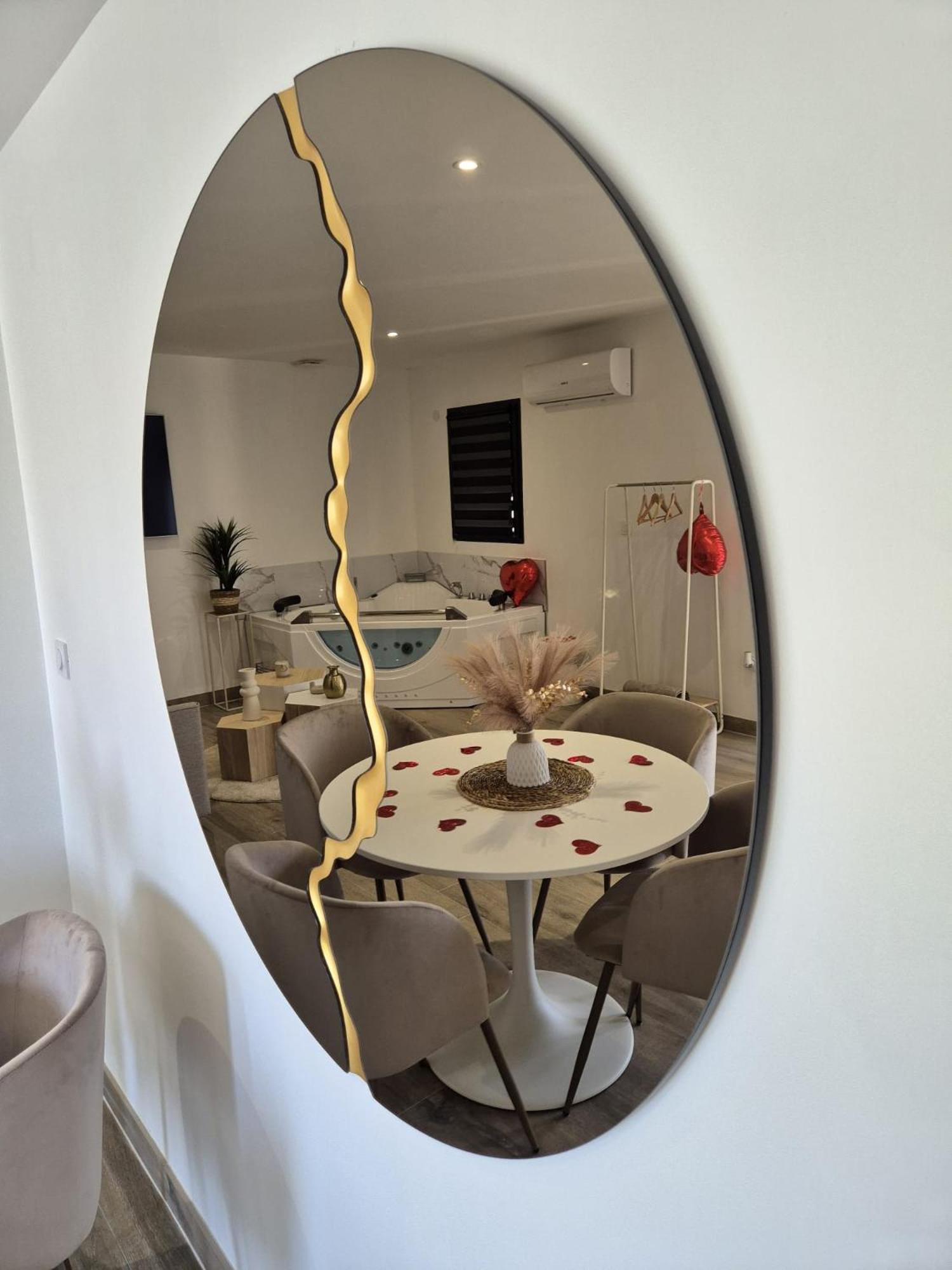 Love Room - Cocon Room - Toulon - Ольюль Екстер'єр фото