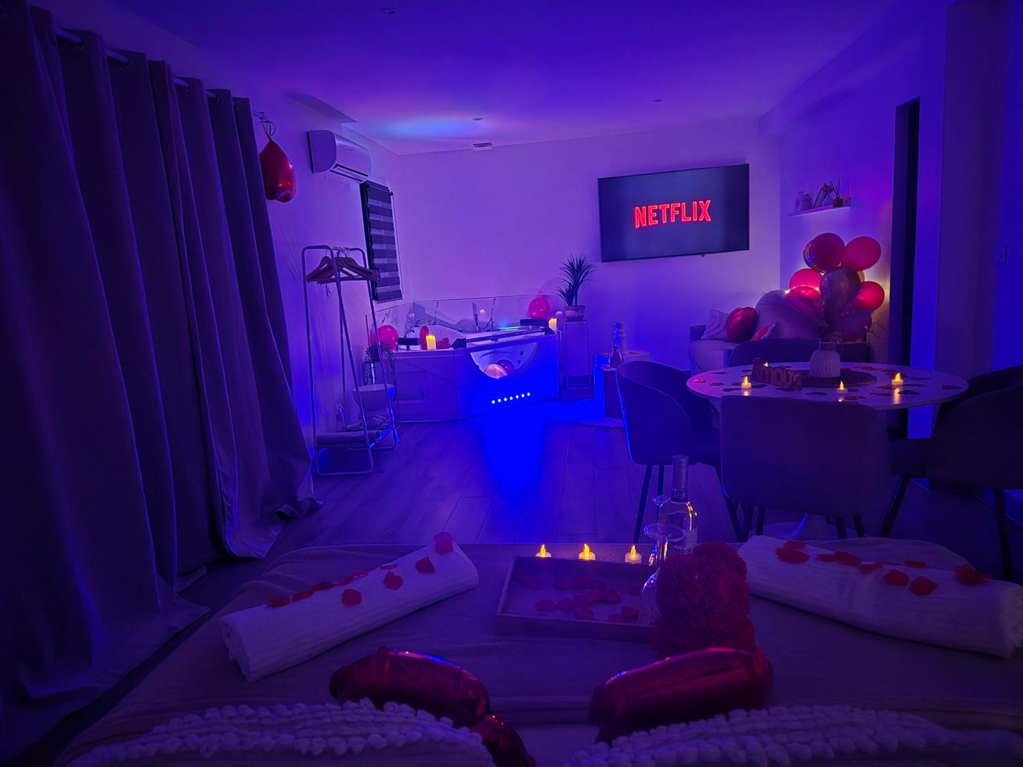 Love Room - Cocon Room - Toulon - Ольюль Екстер'єр фото